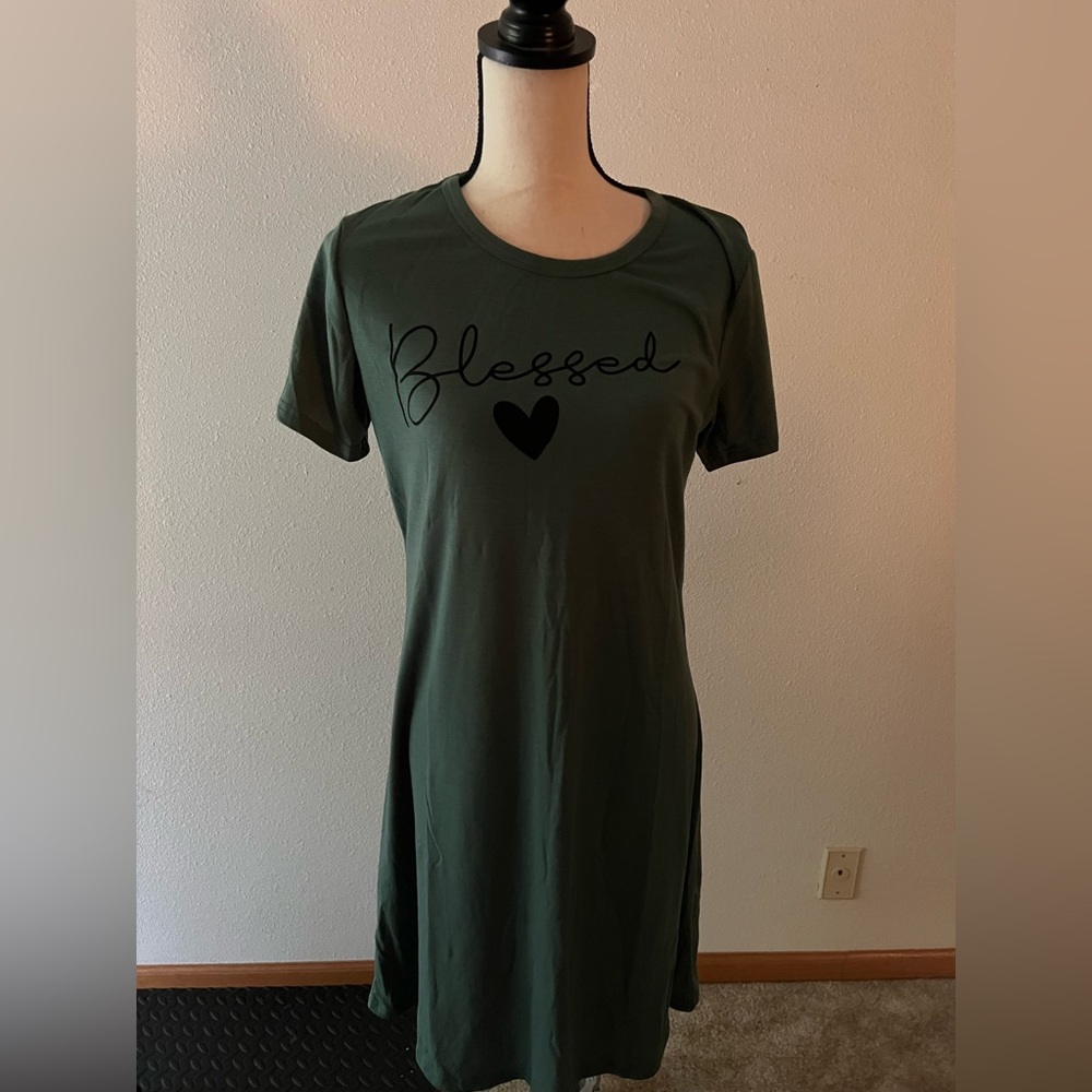 Pat Pat women’s dress size L NWT